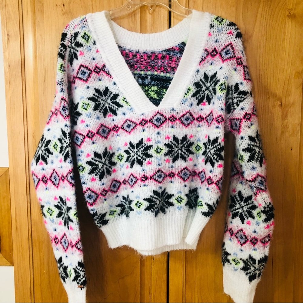 VS PINK sweater